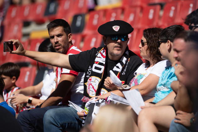 ESP LaLiga EA Sports: Rayo Vallecano vs. Athletic Club fans during the LaLiga EA Sports match between Rayo Vallecano and Athletic Club, played at Vallecas Stadium in Madrid on October 10, 2026, in Spain. Spanish Soccer Copyright: xAgenciaxLOFx