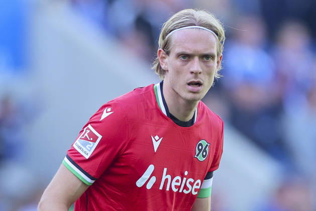 Stefan Teitur Thordarson of Hannover 96 looks disappointed during the 2. Bundesliga match between 1. FC Magdeburg and Hannover 96, Avnet Arena on October 10, 2026, in Magdeburg, Germany. Photo by Marco Steinbrenner, DeFodi Images. Stefan Teitur Thordarson of Hannover 96 looks dejected during the 2nd Bundesliga match between 1 FC Magdeburg and Hannover 96 at Avnet Arena on October 10, 2026 in Magdeburg, Germany. Photo by Marco Steinbrenner, DeFodi Images. DFB and DFL regulations prohibit any use of photographs as image sequences and or quasi-video. Photo by Marco Steinbrenner, DeFodi Images.