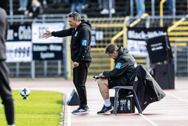SSV Ulm 1846 Soccer vs. Eintracht Frankfurt II, Soccer, Regionalliga Southwest, Matchday 11, Donaustadion Ulm, October 26, Alois Schwartz, SSV Ulm 1846 Soccer, Head Coach and Sporting Director, Oliver Unsöld, SSV Ulm 1846 Soccer, Assistant Coach, SSV Ulm 1846 Soccer vs. Eintracht Frankfurt II, Soccer, Regionalliga Southwest, Matchday 11, Donaustadion Ulm, October 26, Photo by Lucca Fundel, Ulm, Donaustadion, Baden-Württemberg, Germany