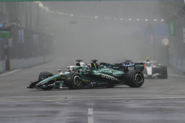 October 10, 2026, Singapore, Tamilnadu, Singapore: George Russell of Mercedes and Sergio Perez of Cadillac collide during the sprint on Saturday 10th October , Singapore Grand Prix 2026, Marina Bay Street Circuit. Formula 1: Singapore Grand Prix 2026 - ZUMAc251 20261010_znp_c251_034 Copyright: xVikramxChandrasekarx