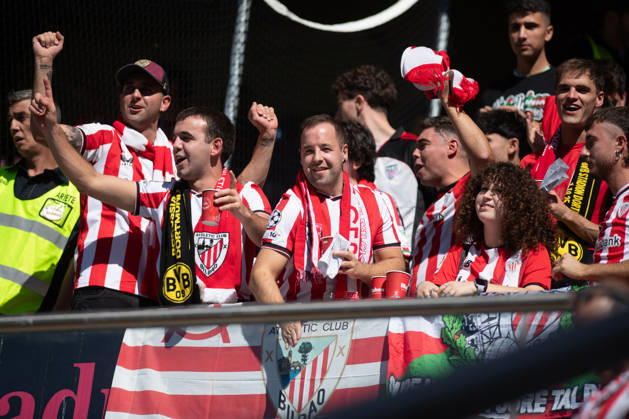 ESP LaLiga EA Sports Rayo Vallecano vs. Athletic Club: Athletic Club fans during the LaLiga EA Sports match between Rayo Vallecano and Athletic Club, played at Vallecas Stadium in Madrid on October 10, 2026, in Spain. Spanish Soccer Copyright: xAgenciaxLOFx