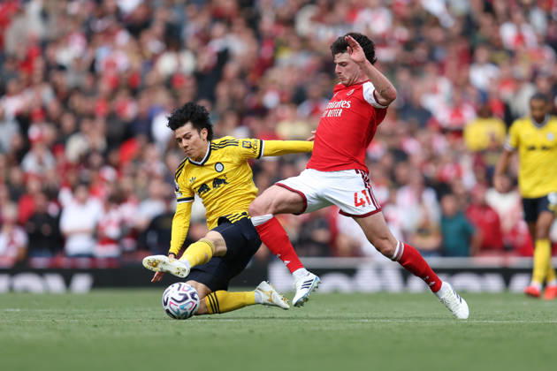 Arsenal gegen Leeds United, 10. Oktober 2026, London, Premier League, Fußball: Arsenal gegen Leeds United. Ao Tanaka von Leeds United entzieht Declan Rice von Arsenal den Ball. Foto: Charlotte Wilson, Offside, London, Großbritannien Copyright: xCharlottexWilsonx xOffsidexOffside