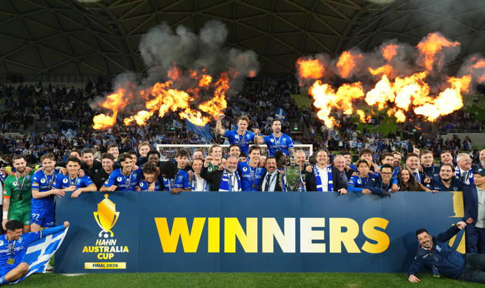 AUSTRALIA CUP SOUTH MELBOURNE VICTORY, South Melbourne celebrate with the trophy after winning the Australia Cup final match between South Melbourne FC and Melbourne Victory FC at AAMI Park in Melbourne, Saturday, October 10, 2026. ( NO ARCHIVING, EDITORIAL USE ONLY MELBOURNE VICTORIA Australia Copyright: xSCOTTxBARBOURx 20261010121670728694
