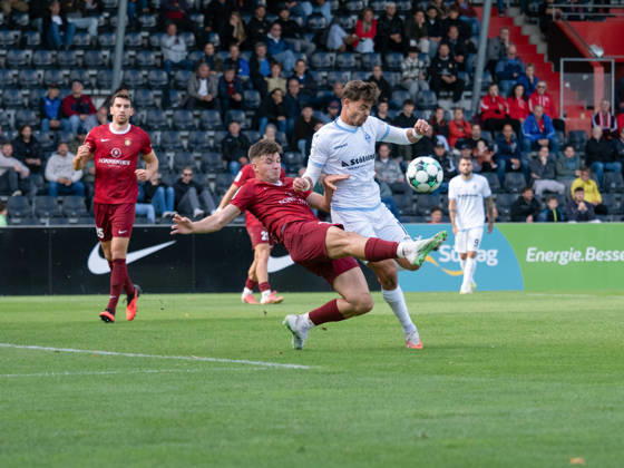 Head-to-head: Antonis Aidonis (SG Sonnenhof Grossaspach, 15) vs. Masca (SV Waldhof Mannheim, 11), running duel, sprint duel, possession, GER, soccer, SG Sonnenhof Grossaspach vs. SV Waldhof Mannheim, 3rd Division, Matchday 8, Aspach, 2026–2027 season, October 10, 2026 GER, Soccer, SG Sonnenhof Grossaspach vs. SV Waldhof Mannheim, 3rd Division, Matchday 8, Aspach, 2026–2027 season, October 10, 2026 Aspach Copyright: xCarstenxSchweringx EP_CSG