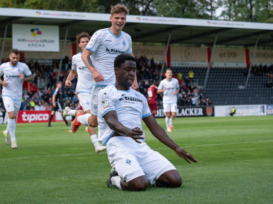 Goal to make it 1–2 by Oluwaseun Ogbemudia of SV Waldhof Mannheim, No. 14 in the middle, Celebration, Joy, Emotion, Team Celebration, Gesture, GER, Soccer, SG Sonnenhof Grossaspach vs. SV Waldhof Mannheim, 3rd Division, Matchday 8, Aspach, 2026–2027 Season, October 10, 2026, GER, soccer, SG Sonnenhof Grossaspach vs. SV Waldhof Mannheim, 3rd Division, Matchday 8, Aspach, 2026–2027 season, October 10, 2026, Aspach Copyright: xCarstenxSchweringx EP_CSG