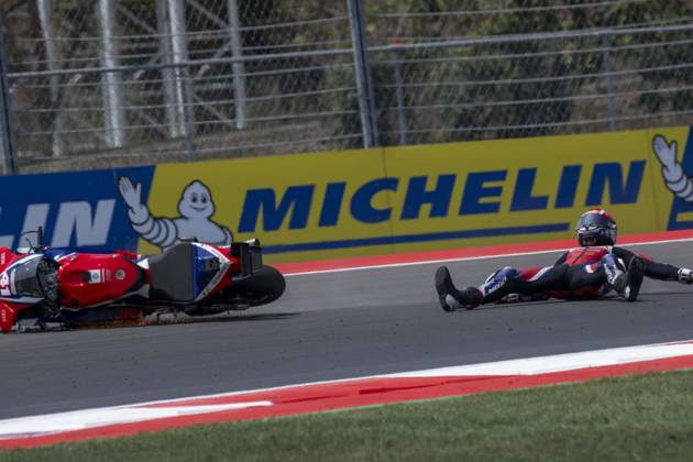 MOTO - MOTO GP - GRAND PRIX OF INDONESIA 2026 41 ESPARGARO Aleix (spa), Honda Team Test Driver, Honda RC213V, actiON, accident, crash during the 2026 MotoGP Pertamina Grand Prix of Indonesia on the Mandalika circuit from October 9 to 11, at West Nusa Tenggara, Indonesia - West Nusa TenggaraIndonesia Copyright: xGIGIxSOLDANOx