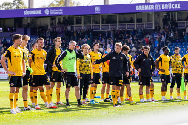 The players of SG Dynamo Dresden react with disappointment after the 1–1 draw: GER, VfL Osnabrück vs. SG Dynamo Dresden, soccer, 2. Bundesliga, Matchday 7, 2026–2027 season, October 10, 2026 DFL regulations prohibit any use of photographs as image sequences and or quasi-video GER, VfL Osnabrück vs. SG Dynamo Dresden, Soccer, 2. Bundesliga, Matchday 7, 2026–2027 season, October 10, 2026, Osnabrück Copyright: xEibner-Pressefoto JanxRollingerx EP_JSK