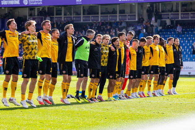 The players of SG Dynamo Dresden react with disappointment after the 1–1 draw: GER, VfL Osnabrück vs. SG Dynamo Dresden, soccer, 2. Bundesliga, Matchday 7, 2026–2027 season, October 10, 2026 DFL regulations prohibit any use of photographs as image sequences and or quasi-video GER, VfL Osnabrück vs. SG Dynamo Dresden, Soccer, 2. Bundesliga, Matchday 7, 2026–2027 season, October 10, 2026, Osnabrück Copyright: xEibner-Pressefoto JanxRollingerx EP_JSK
