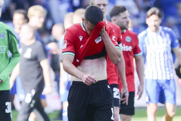 Bastian Allgeier of Hannover 96 looks disappointed during the 2. Bundesliga match between 1. FC Magdeburg and Hannover 96, Avnet Arena on October 10, 2026, in Magdeburg, Germany. Photo by Marco Steinbrenner, DeFodi Images. Bastian Allgeier of Hannover 96 looks dejected during the 2nd Bundesliga match between 1 FC Magdeburg and Hannover 96 at Avnet Arena on October 10, 2026 in Magdeburg, Germany. Photo by Marco Steinbrenner, DeFodi Images. DFB and DFL regulations prohibit any use of photographs as image sequences and or quasi-video. Photo by Marco Steinbrenner, DeFodi Images.