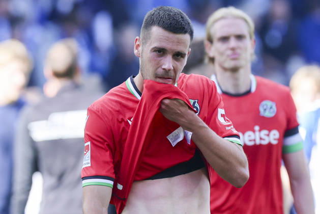 Bastian Allgeier of Hannover 96 looks disappointed during the 2. Bundesliga match between 1. FC Magdeburg and Hannover 96, Avnet Arena on October 10, 2026, in Magdeburg, Germany. Photo by Marco Steinbrenner, DeFodi Images. Bastian Allgeier of Hannover 96 looks dejected during the 2nd Bundesliga match between 1 FC Magdeburg and Hannover 96 at Avnet Arena on October 10, 2026 in Magdeburg, Germany. Photo by Marco Steinbrenner, DeFodi Images. DFB and DFL regulations prohibit any use of photographs as image sequences and or quasi-video. Photo by Marco Steinbrenner, DeFodi Images.