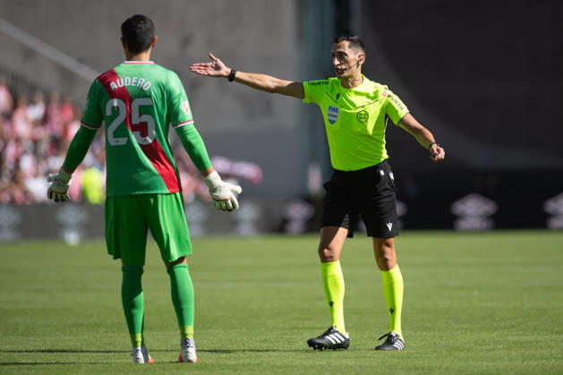 ESP LaLiga EA Sports Rayo Vallecano vs. Athletic Club Jose Maria Sanchez Martinez, referee for the LaLiga EA Sports match between Rayo Vallecano and Athletic Club, played at Vallecas Stadium in Madrid on October 10, 2026, in Spain. Spanish Soccer Copyright: xAgenciaxLOFx