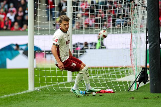 Robin Fellhauer of FC Augsburg celebrates his goal, making the score 1–0, FC Augsburg vs. FC Bayern Munich, Soccer, Bundesliga 1, Matchday 5, October 10, 2026. DFB and DFL regulations prohibit any use of photographs as image sequences and or quasi-video. Augsburg, Bayern, Germany Copyright: xkolbert-press ChristianxKolbertx