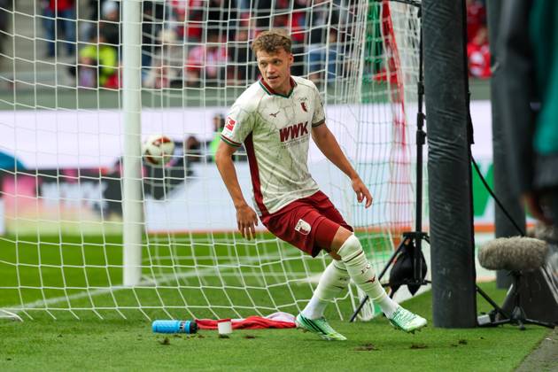 Robin Fellhauer of FC Augsburg celebrates his goal, making the score 1–0, FC Augsburg vs. FC Bayern Munich, Soccer, Bundesliga 1, Matchday 5, October 10, 2026. DFB and DFL regulations prohibit any use of photographs as image sequences and or quasi-video. Augsburg, Bayern, Germany Copyright: xkolbert-press ChristianxKolbertx