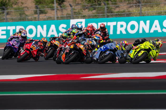 MOTO - MOTO GP - GRAND PRIX OF INDONESIA 2026 49 DI GIANNANTONIO Fabio (ita), Pertamina Enduro VR46 Racing Team, Ducati Desmosedici GP26, action with 54 ALDEGUER Fermin (spa), BK8 Gresini Racing MotoGP, Ducati Desmosedici GP25 and 37 ACOSTA Pedro (spa), Red Bull KTM Factory Racing, KTM RC16 during the 2026 MotoGP Pertamina Grand Prix of Indonesia on the Mandalika circuit from October 9 to 11, at West Nusa Tenggara, Indonesia - West Nusa TenggaraIndonesia Copyright: xGIGIxSOLDANOx