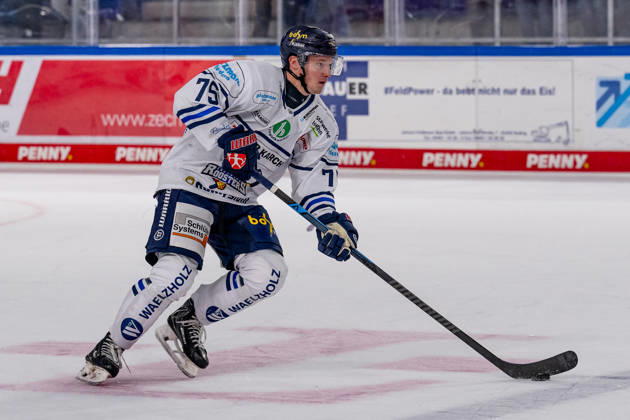 Julian Napravnik, Iserlohn Roosters, 75 GER, Straubing Tigers vs. Iserlohn Roosters, Ice Hockey, DEL, 2026–2027 Season, Matchday 7, October 9, 2026. Photo: HMB Media, Heike Feiner Copyright: HMBxMedia HeikexFeiner