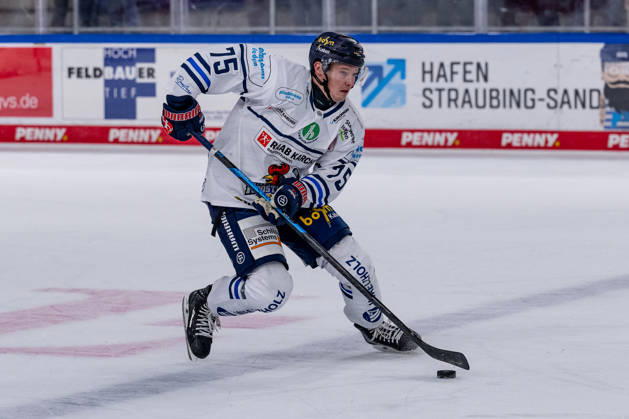 Julian Napravnik, Iserlohn Roosters, 75 GER, Straubing Tigers vs. Iserlohn Roosters, Ice Hockey, DEL, 2026–2027 Season, Matchday 7, October 9, 2026. Photo: HMB Media, Heike Feiner Copyright: HMBxMedia HeikexFeiner