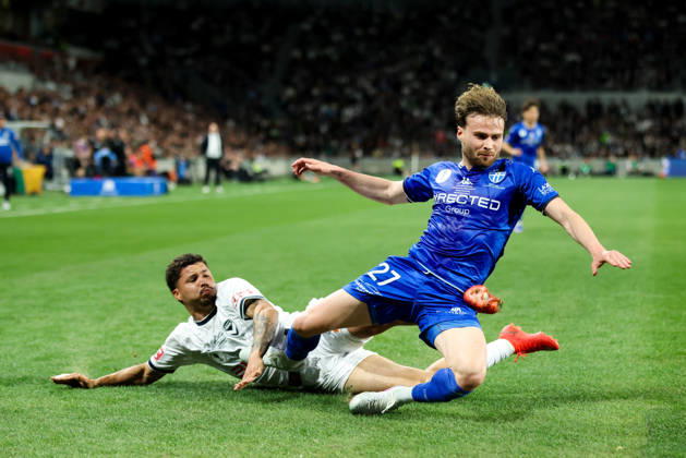 October 10, 2026, Melbourne, Victoria, Australia: MELBOURNE, AUSTRALIA - OCTOBER 10: Australia Cup Final match between South Melbourne FC and Melbourne Victory FC at AAMI Park on October 10, 2026 in Melbourne, Austr0alia. South Melbourne FC V Melbourne Victory FC - Australia Cup 2026 Final - ZUMAp121 20261010_zsp_p121_008 Copyright: xChrisxPutnamx