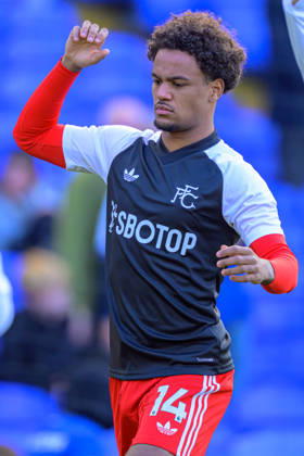 IPSWICH, ENGLAND OCTOBER 10 - Oscar Bobb of Fulham during pre game warm up before the Premier League game between Ipswich Town and Fulham at Portman Road on October 10, 2026 in Ipswich, England. (Photo by Keeran Marquis Sports Press Photo) Copyright: xKeeranxMarquis SPPx Sportspressphoto_SPR250712
