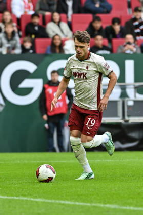 AUGSBURG, GERMANY; 10. OCTOBER: Robin FELLHAUER (FC Augsburg 19) scores the goal to makes 1-0 Tor Torschuetze Freude Happy during the Bundesliga Match between FC Augsburg vs. FC Bayern Munich at Matchday 5 at WWK-Arena DFL REGULATIONS PROHIBIT ANY USE OF PHOTOGRAPHS AS IMAGE SEQUENCES AND OR QUASI-VIDEO Copyright: xBEAUTIFULxSPORTS Goldbergx