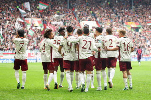 Celebration following Robin Fellhauer s goal to make it 1–0, FC Augsburg, 19, GER, FC Augsburg vs. FC Bayern Munich, Soccer, Bundesliga, Matchday 5, 2026–2027 Season, October 10, 2026, DFL and DFB regulations prohibit any use of photographs as image sequences and or quasi-video, GER, FC Augsburg vs. FC Bayern Munich, Soccer, Bundesliga, Matchday 5, 2026–2027 season, October 10, 2026, Augsburg Copyright: xEibner-Pressefoto JennixMaulx EP_JML