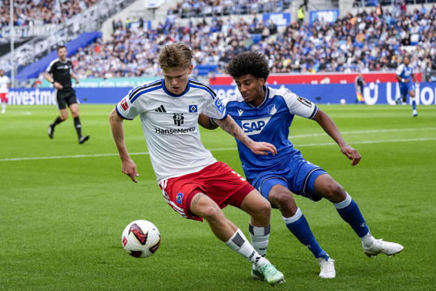 v li David Möller Wolfe HSV, 3, Bernardo Fernandes da Silva Junior Hoffenheim, 13, tackle, game scene, duel, tackle, tackling, dynamics, action, 10 10 2026, Sinsheim, Germany, soccer, Bundesliga, TSG 1899 Hoffenheim, Hamburger SV, DFB and DFL regulations prohibit any use of photographs as image sequences and or quasi-video xozx