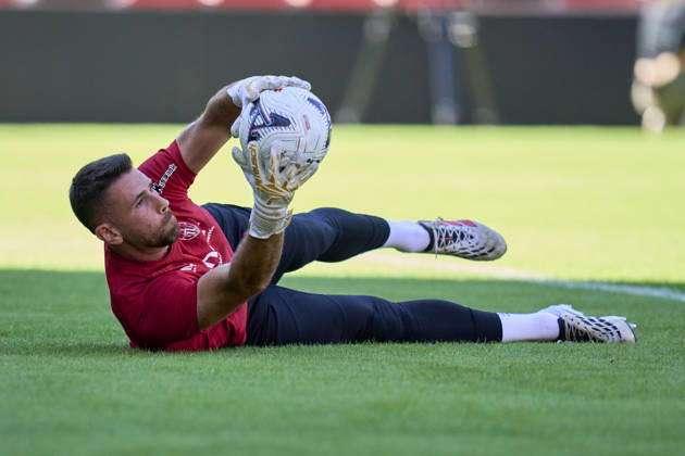 October 10, 2026, Madrid, Madrid, Spain: Unai Simon of Athletic Club warms up during the Spanish League, LaLiga EA Sports, football match played between Rayo Vallecano and Athletic Club at Vallecas stadium on October 10, 2026, in Madrid, Spain. Madrid Spain - ZUMAa181 20261010_zaa_a181_014 Copyright: xAngelxPerezxMecax