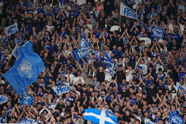 AUSTRALIA CUP SOUTH MELBOURNE VICTORY, South Melbourne FC supporters in the crowd during the Australia Cup final match between South Melbourne FC and Melbourne Victory FC at AAMI Park in Melbourne, Saturday, October 10, 2026. ( NO ARCHIVING, EDITORIAL USE ONLY MELBOURNE VICTORIA Australia  Copyright: xSCOTTxBARBOURx 20261011172931524573