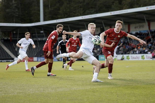 October 10, 2026, xhettx, Soccer 3rd Division, SG Sonnenhof Grossaspach vs. SV Waldhof Mannheim, Julian Rieckmann (SV Waldhof Mannheim) scored the 21st goal with a beautiful shot