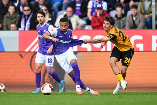 2. Bundesliga, Matchday 26, 27: VfL Osnabrück vs. Dynamo Dresden on October 10, 2026, at the Bremer Brücke in Osnabrück; Daniel Kyereh of Osnabrück in a tackle against Patrice Covic of Dresden MT