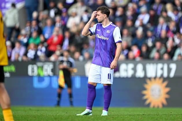 2. Bundesliga, Matchday 26, VfL Osnabrück vs. Dynamo Dresden on October 10, 2026, at the Bremer Brücke in Osnabrück; Robin Meißner (Osnabrück) is dissatisfied, disappointed, and dejected MT