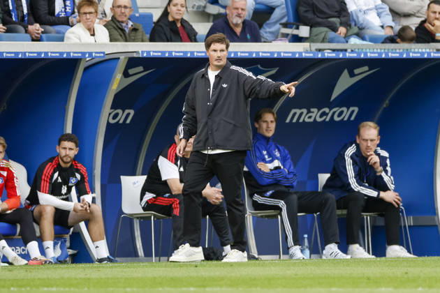 Merlin Polzin, Hamburger SV, Coach, Facial Expressions, Emotion, Germany, Soccer, Bundesliga 1, Matchday 5, 2026–2027, TSG Hoffenheim vs. Hamburger SV, October 10, 2026, Sinsheim SNP Arena, Germany Copyright: xGrantxHubbsx