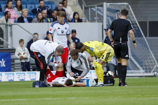 Nicolai Remberg, Hamburger SV, 21, injured on the ground, Germany, soccer, Bundesliga 1, Matchday 5, 2026–2027, TSG Hoffenheim vs. Hamburger SV, October 10, 2026, Sinsheim SNP Arena, Germany Copyright: xGrantxHubbsx