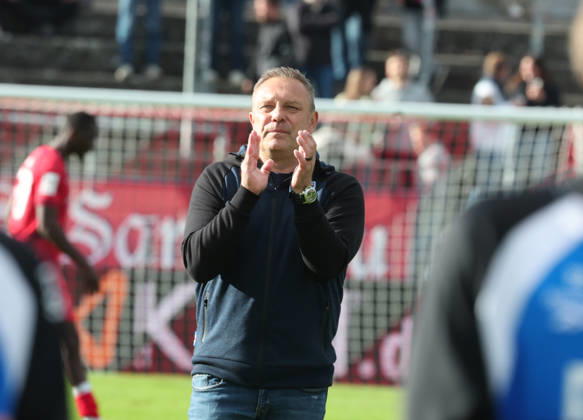 FC Würzburger Kickers vs. FC Hansa Rostock, Würzburg, October 10, 2026, Soccer 3rd Division, FC Würzburger Kickers vs. FC Hansa Rostock, Coach André Breitenreiter, FC Hansa Rostock celebrates the victory, Akon Arena, Bavaria, Germany