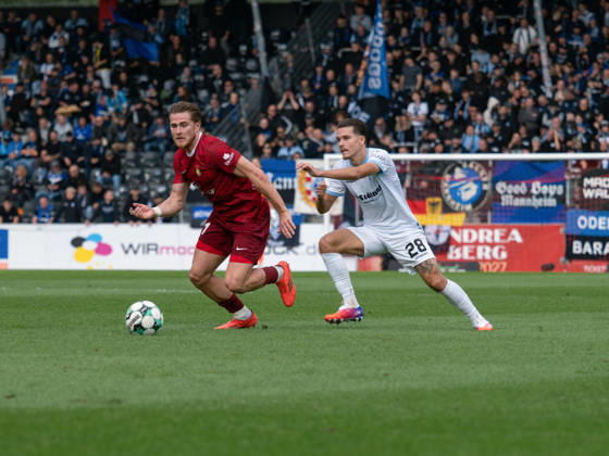 Head-to-head: Tim Rossmann (SG Sonnenhof Grossaspach, No. 11) vs. Diego Michel (SV Waldhof Mannheim, No. 28), running duel, sprint duel, ball possession, GER, soccer, SG Sonnenhof Grossaspach vs. SV Waldhof Mannheim, 3rd Division, Matchday 8, Aspach, 2026–2027 season, October 10, 2026, GER, Soccer, SG Sonnenhof Grossaspach vs. SV Waldhof Mannheim, 3rd Division, Matchday 8, Aspach, 2026–2027 season, October 10, 2026, Aspach Copyright: xCarstenxSchweringx EP_CSG