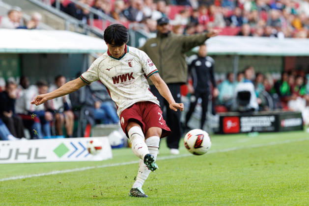 Young Woo Seol 7, FC Augsburg during the match between FC Augsburg and FC Bayern Munich, Soccer, Men s, Bundesliga, 2026–2027, Matchday 5 on October 10, 2026, in Augsburg, WWK ARENA. DFL and DFB regulations prohibit any use of photographs as image sequences and or quasi-video. Bavaria, Germany