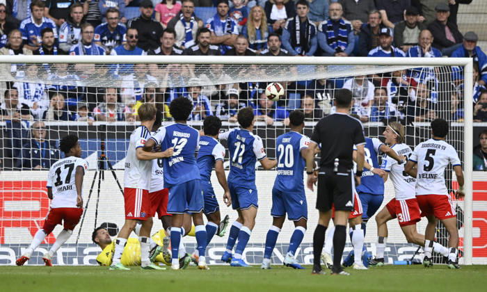 GOAL: 1-1 Fisnik Asllani TSG 1899 Hoffenheim 11 Shot on Goal Action Scoring Chance TSG 1899 Hoffenheim vs. Hamburger SV HSV 10 10 2026 DFL REGULATIONS PROHIBIT ANY USE OF PHOTOGRAPHS AS IMAGE SEQUENCES AND OR QUASI-VIDEO TSG 1899 Hoffenheim vs. Hamburger SV (HSV)