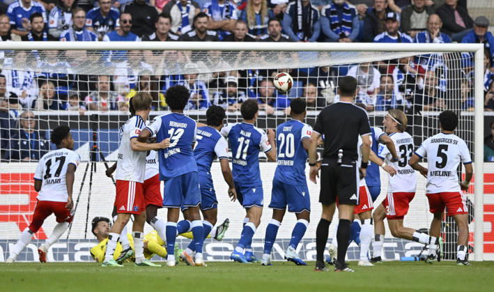 GOAL: 1-1 Fisnik Asllani TSG 1899 Hoffenheim 11 Shot on Goal Action Scoring Chance TSG 1899 Hoffenheim vs. Hamburger SV HSV 10 10 2026 DFL REGULATIONS PROHIBIT ANY USE OF PHOTOGRAPHS AS IMAGE SEQUENCES AND OR QUASI-VIDEO TSG 1899 Hoffenheim vs. Hamburger SV (HSV)