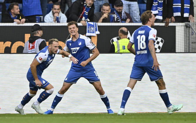 GOAL: 1-1 Fisnik Asllani, TSG 1899 Hoffenheim 11 Goal celebration: Vladimir Coufal, TSG 1899 Hoffenheim 34 Wouter Burger, TSG 1899 Hoffenheim 18 TSG 1899 Hoffenheim vs. Hamburger SV (HSV) 10 10 2026 DFL regulations prohibit any use of photographs as image sequences and or quasi-video TSG 1899 Hoffenheim vs. Hamburger SV (HSV)