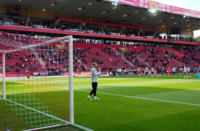Views of the stadium as both teams warm up before kickoff GER, 1. FC Union Berlin vs. SV Elversberg, Bundesliga 1, Matchday 5, 2026–27 season, Stadion An der Alten Försterei, Berlin, October 10, 2026. DFL regulations prohibit any use of photographs as image sequences and or quasi-video. 1 FC Union Berlin vs. SV Elversberg, 1st Bundesliga, Matchday 5, 2026–27 Season, October 10, 2026, Berlin Copyright: xEibner-Pressefoto ScottxColemanx EP_SCN