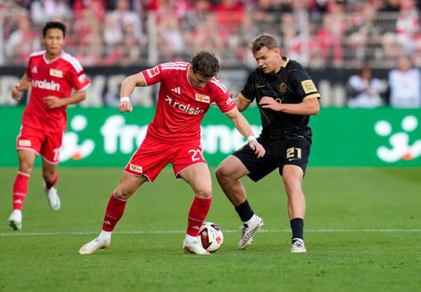 Tim Skarke, 1. FC Union Berlin, 21, in a tackle with Lasse Guenther, SV Elversberg, 21, GER; 1. FC Union Berlin vs. SV Elversberg, Bundesliga 1, Matchday 5, 2026–27 season, Stadion An der Alten Foersterei, Berlin, October 10, 2026. DFL regulations prohibit any use of photographs as image sequences and or quasi-video. 1. FC Union Berlin vs. SV Elversberg, 1 Bundesliga, Matchday 5, 2026–27 Season, October 10, 2026, Berlin Copyright: xEibner-Pressefoto ScottxColemanx EP_SCN