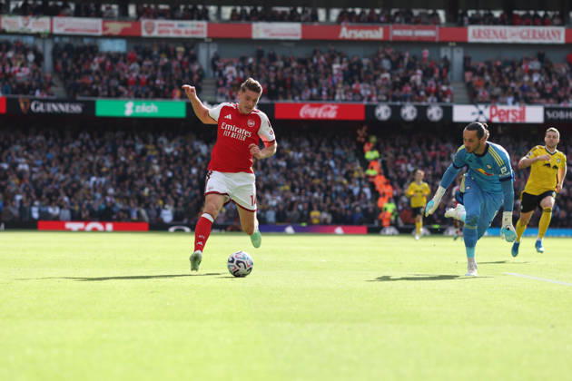 Arsenal gegen Leeds United, 10. Oktober 2026, London, Premier League, Fußball: Arsenal gegen Leeds United – Viktor Gyokeres von Arsenal setzt sich gegen den Torhüter von Leeds United, James Trafford, durch. Foto: Charlotte Wilson, Offside, London, Großbritannien Copyright: xCharlottexWilsonx xOffsidexOffside