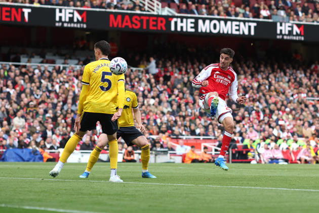 Arsenal gegen Leeds United, 10. Oktober 2026, London, Premier League, Fußball: Arsenal gegen Leeds United – Kai Havertz von Arsenal köpft am Tor vorbei. Foto: Charlotte Wilson, Offside, London, Großbritannien Copyright: xCharlottexWilsonx xOffsidexOffside
