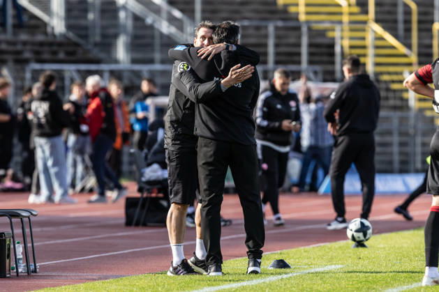 SSV Ulm 1846 Soccer vs. Eintracht Frankfurt II, Soccer, Regionalliga Southwest, Matchday 11, Donaustadion Ulm 10 10 26 Joy, celebration, and excitement at SSV Ulm 1846 Soccer following their first league win since April. From left: Oliver Unsöld, SSV Ulm 1846 Soccer, Assistant Coach, Alois Schwartz, SSV Ulm 1846 Soccer; Head Coach and Sporting Director, SSV Ulm 1846 Soccer vs. Eintracht Frankfurt II, Soccer, Regionalliga Southwest, Matchday 11, Donaustadion, Ulm, October 26, Photo by Lucca Fundel, Ulm, Donaustadion, Baden-Württemberg, Germany