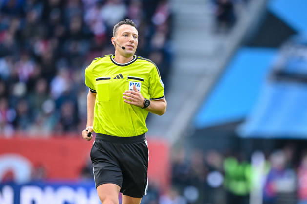 Referee Sven Jablonski looks on during the Bundesliga 1 match between FC Augsburg and FC Bayern Munich, WWK Arena on October 10, 2026, in Augsburg, Germany. Photo by Harry Langer, DeFodi Images. Referee Sven Jablonski looks on during the Bundesliga match between FC Augsburg and FC Bayern Munich at WWK Arena on October 10, 2026, in Augsburg, Germany. Photo by Harry Langer, DeFodi Images. DFB and DFL regulations prohibit any use of photographs as image sequences and or quasi-video. Photo by Harry Langer, DeFodi Images. DFB and DFL regulations prohibit any use of photographs as imSEQUENCES AND OR QUASI-VIDEO