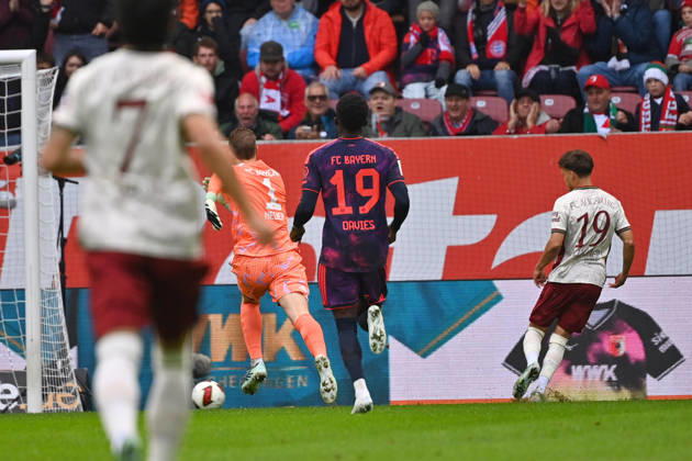 Goal by Robin FELLHAUER of FC Augsburg, making it 1–0; play, shot on goal against Manuel NEUER, goalkeeper for Bayern Munich, Bundesliga Season 2026–2027, Matchday 5, Matchday 05, FC Augsburg vs. FC Bayern Munich on October 10, 2026, WWK ARENA