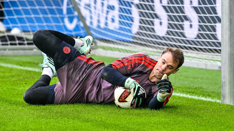 October 10, 2026, Germany, Soccer, Men s, Bundesliga 1, Matchday 5, FC Augsburg vs. FC Bayern Munich, Manuel Neuer, Bayern Munich, 1 Augsburg, WWK Arena, Bayern, Germany Copyright: xNordphotox xHafnerx