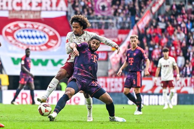 October 10, 2026, GER, Soccer, Men s, 1. Bundesliga, Matchday 5, FC Augsburg vs. FC Bayern Munich; Han Noah Massengo (FC Augsburg), 4, outshines Ismael Saibari (Bayern Munich), 34; Augsburg WWK Arena, Bayern, Germany Copyright: xNordphotox xHafnerx