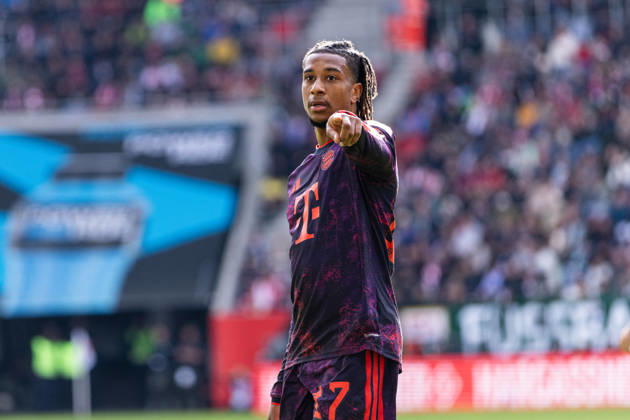 Germany: FC Augsburg vs. FC Bayern Munich, Bundesliga 1, Matchday 5, 2026–27 Season, WWK Arena, Augsburg; Michael Olise, FC Bayern Munich, age 17, pointing at something; portrait photo, portrait, single shot, portrait, Augsburg, WWK Arena, Bayern, Germany Copyright: xBenedictxChristx
