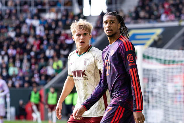 Germany: FC Augsburg vs. FC Bayern Munich, Bundesliga 1, Matchday 5, 2026–27 Season, WWK Arena Augsburg Hennes Behrens, FC Augsburg, 16, Michael Olise, FC Bayern Munich, 17, Augsburg, WWK Arena, Bayern, Germany Copyright: xBenedictxChristx