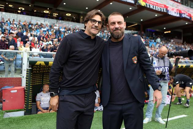 Foto IPP ACGE Genova 10 10 2026 Campionato Serie A 2025 2026 Genoa-Fiorentina nella foto: Paolo Vanoli, Daniele De Rossi Italy Photo Press World Copyright Genova italy Italia ITALY Copyright: xR4924_italyphotopressx